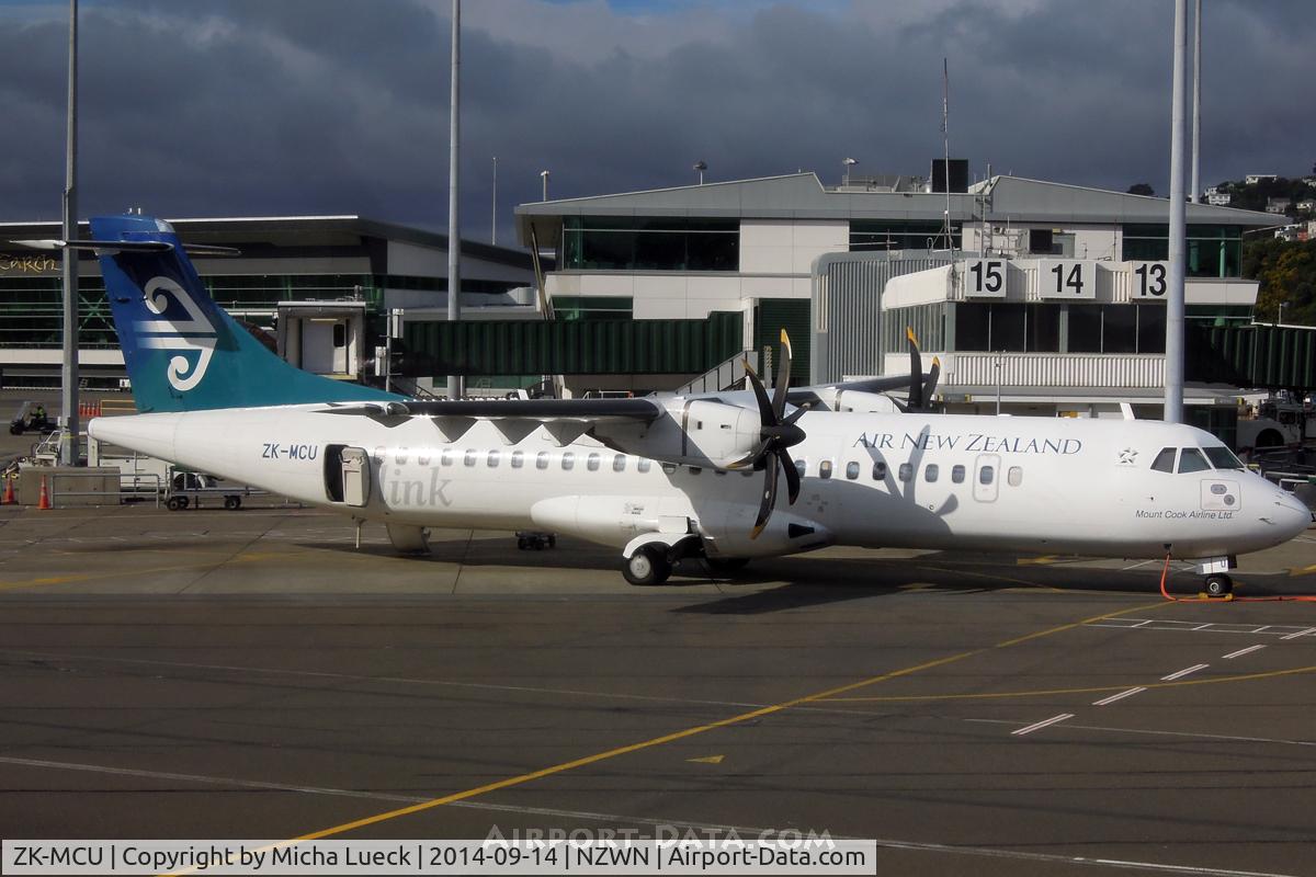 ZK-MCU, 2000 ATR 72-212A C/N 632, At Wellington