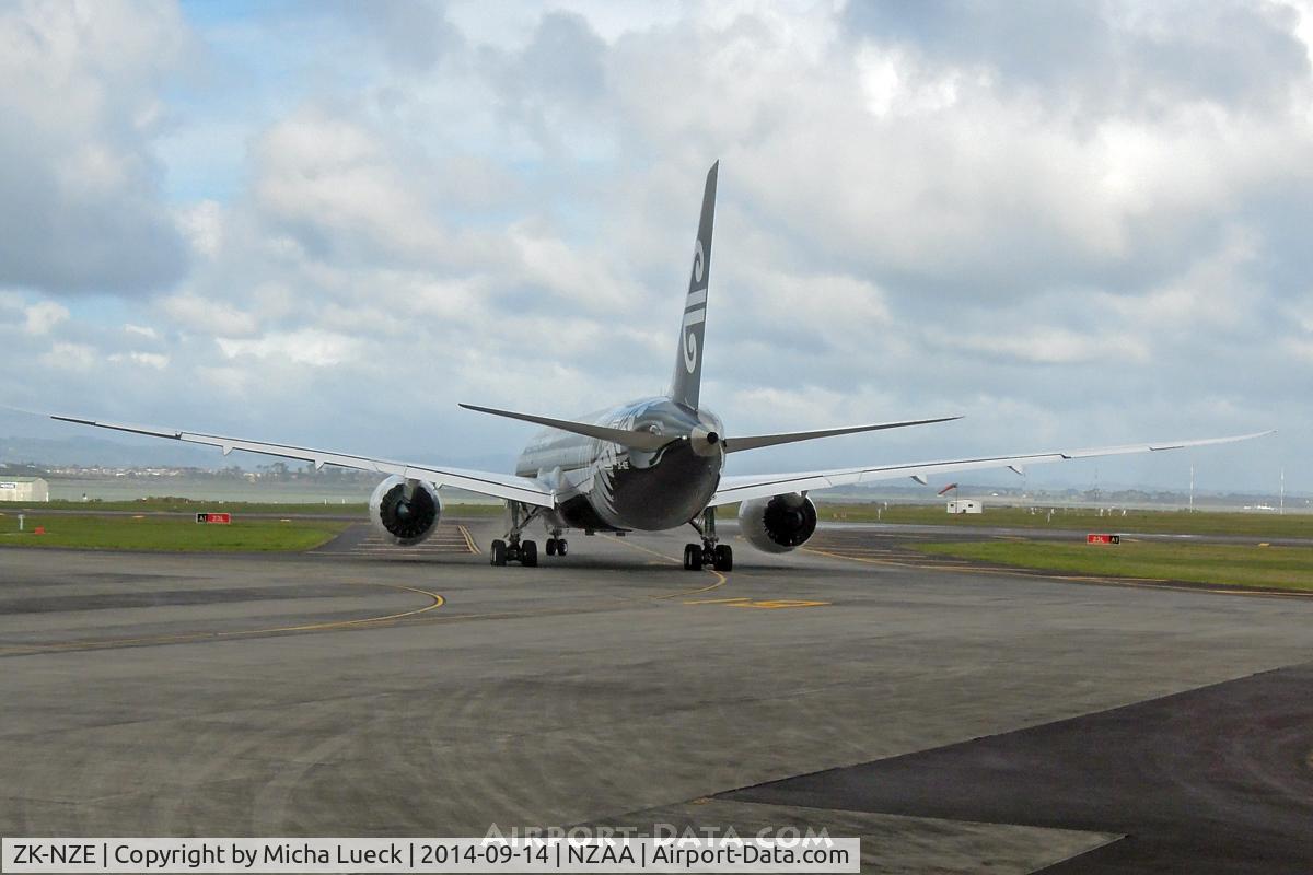 ZK-NZE, 2014 Boeing 787-9 Dreamliner C/N 34334, At Auckland