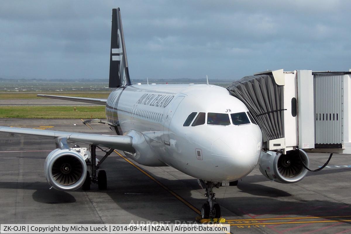 ZK-OJR, 2011 Airbus A320-232 C/N 4884, Crazy About Rugby (black) livery is gone