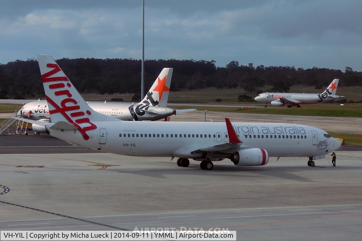 VH-YIL, 2012 Boeing 738-8FE C/N 38713, At Tullamarine