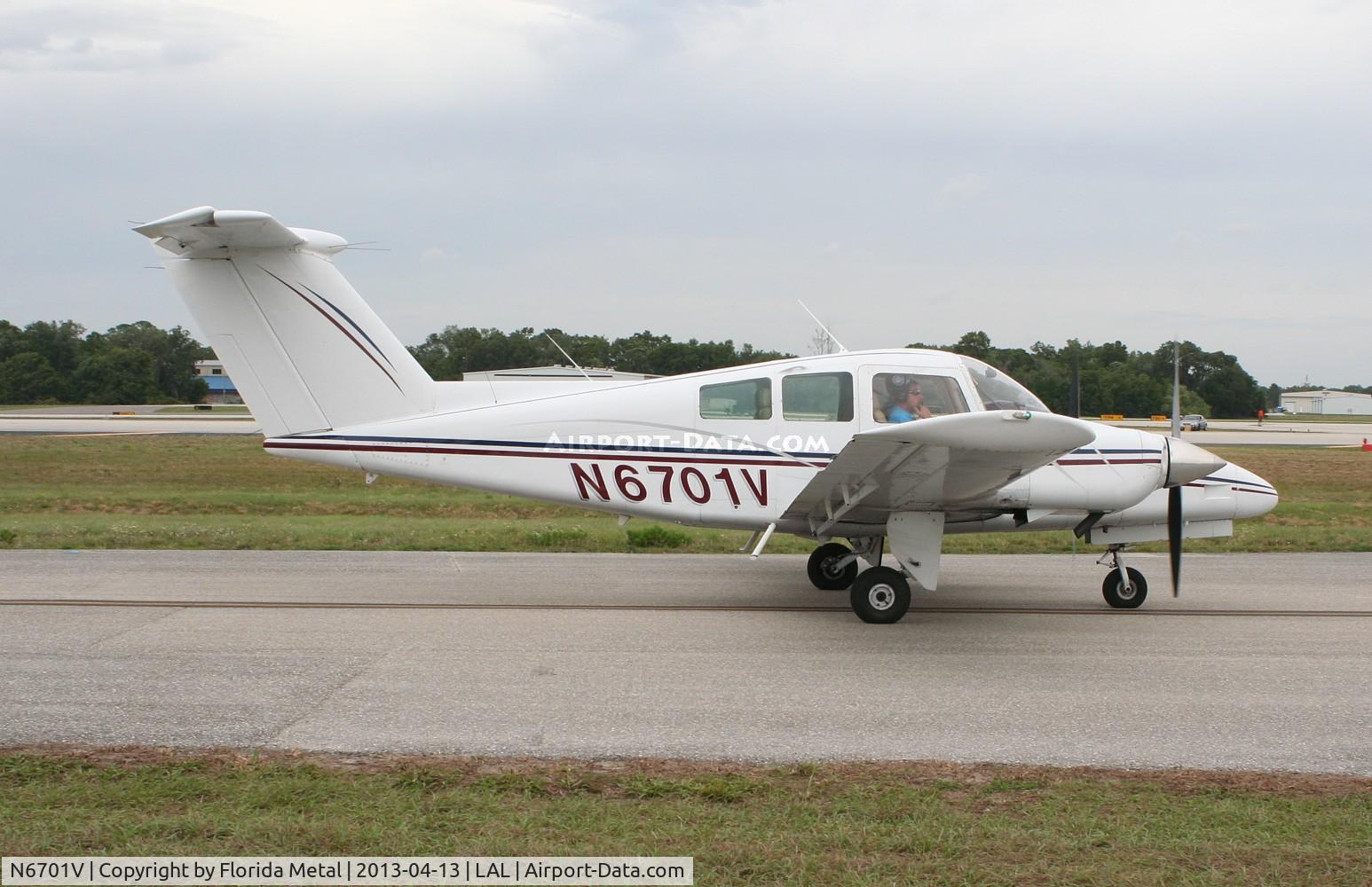 N6701V, 1979 Beech 76 Duchess C/N ME-297, Beech 76