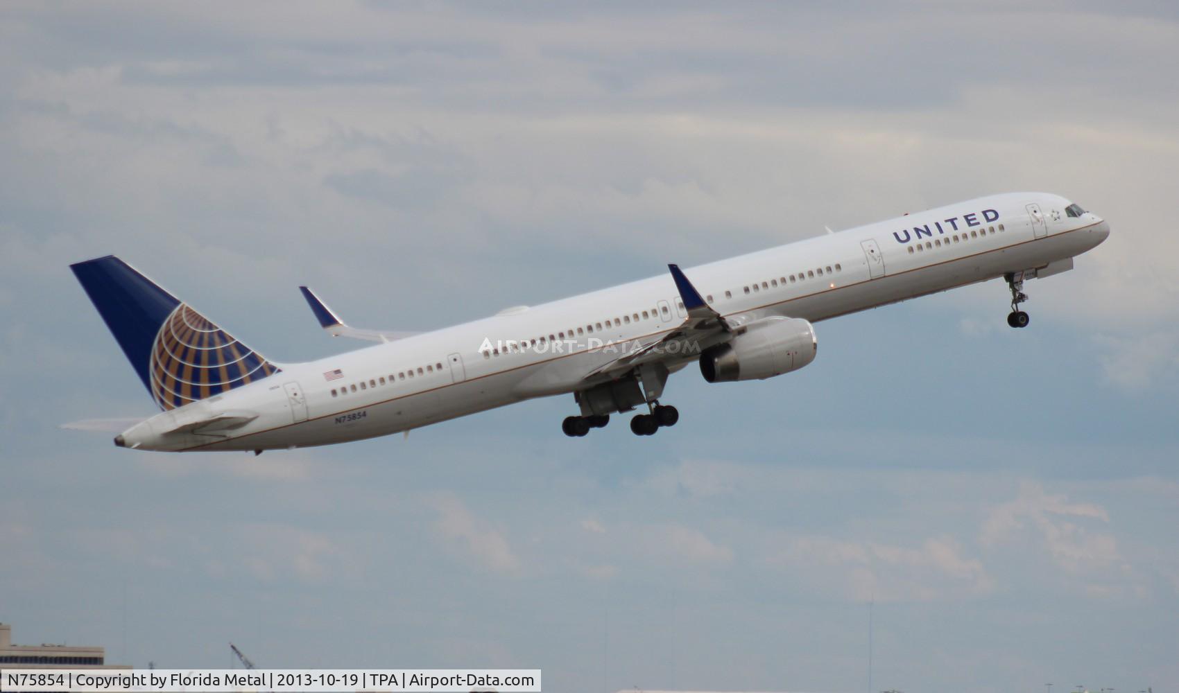 N75854, 2002 Boeing 757-324 C/N 32813, United 757-300