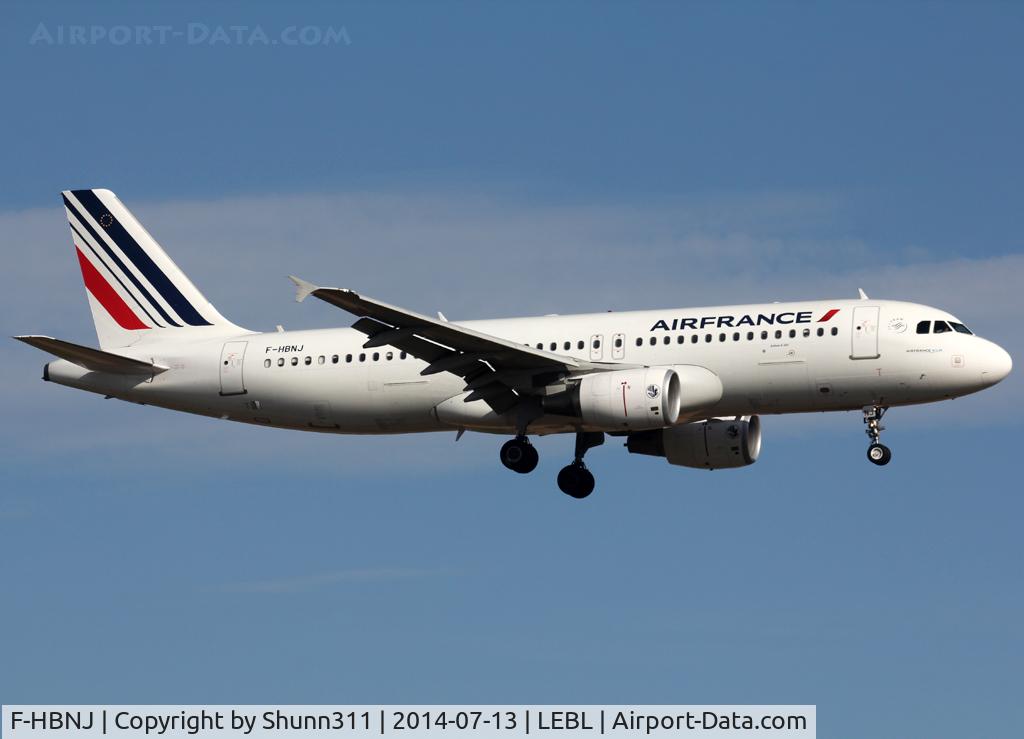 F-HBNJ, 2011 Airbus A320-214 C/N 4908, Landing rwy 25R