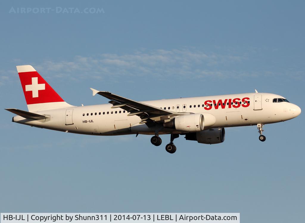HB-IJL, 1996 Airbus A320-214 C/N 603, Landing rwy 25R with new titles