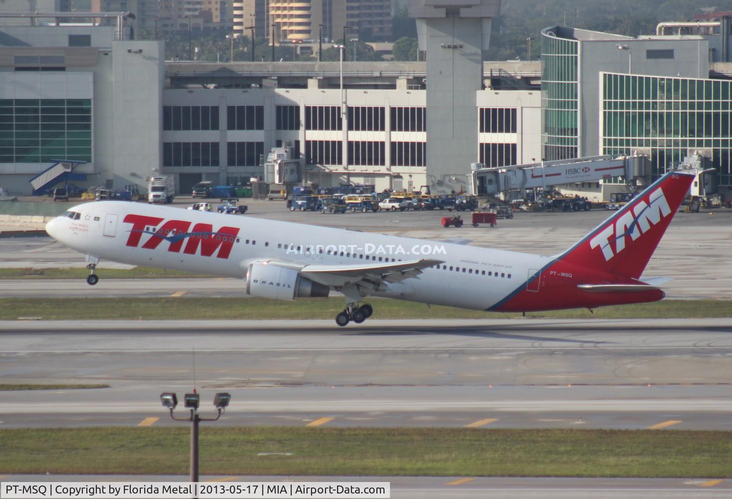 PT-MSQ, 1995 Boeing 767-33A C/N 27468, TAM 767-300
