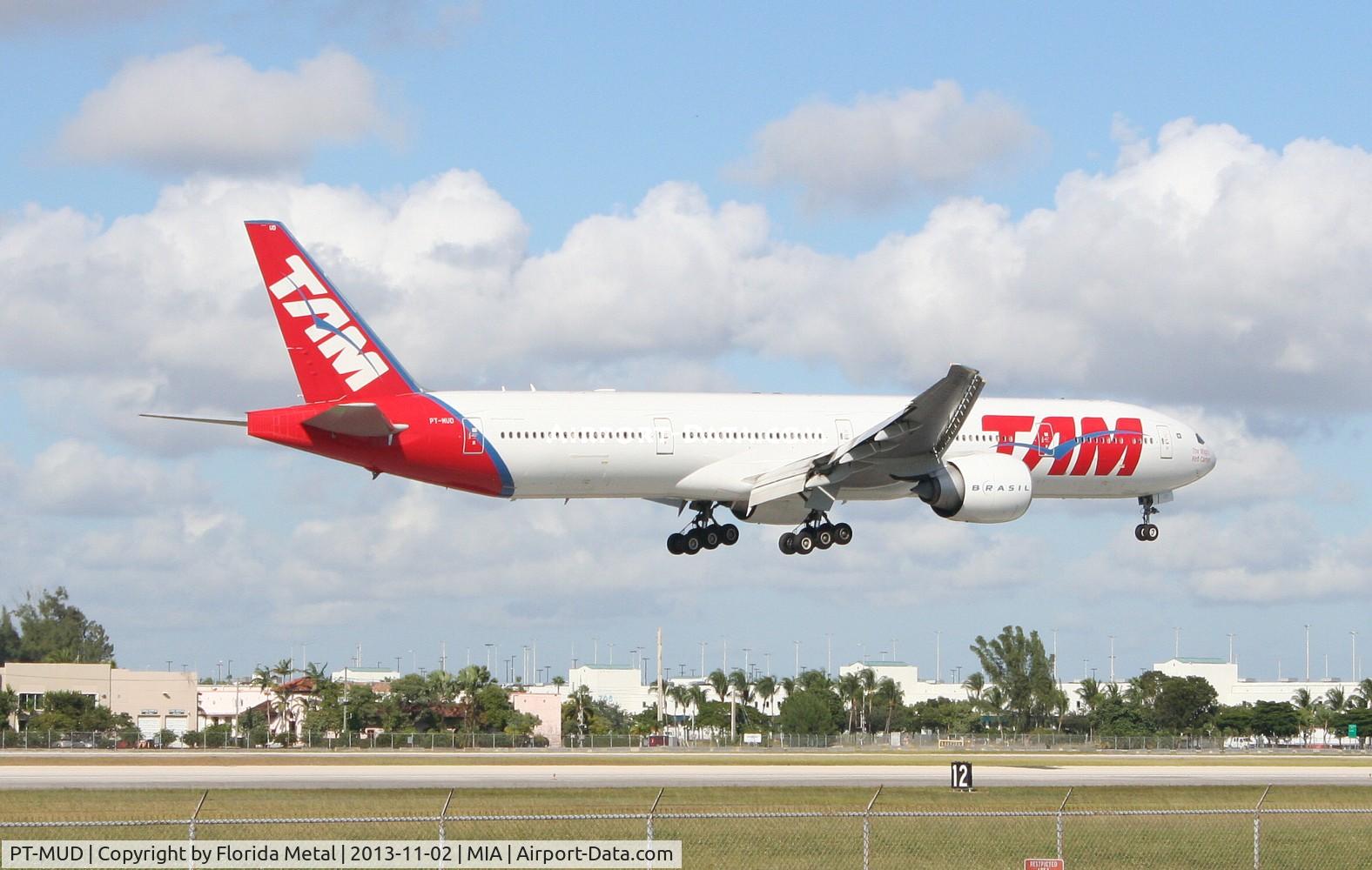 PT-MUD, 2008 Boeing 777-32W/ER C/N 37667, TAM 777-300