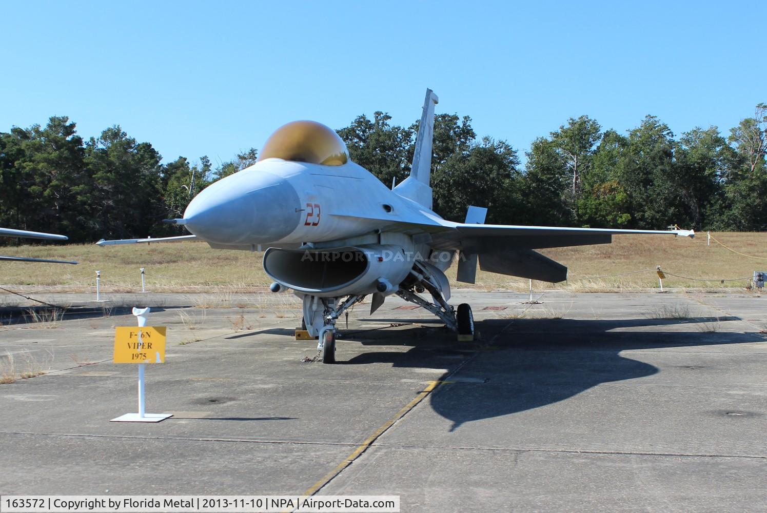 163572, General Dynamics F-16N Fighting Falcon C/N 3M-17, Navy F-16