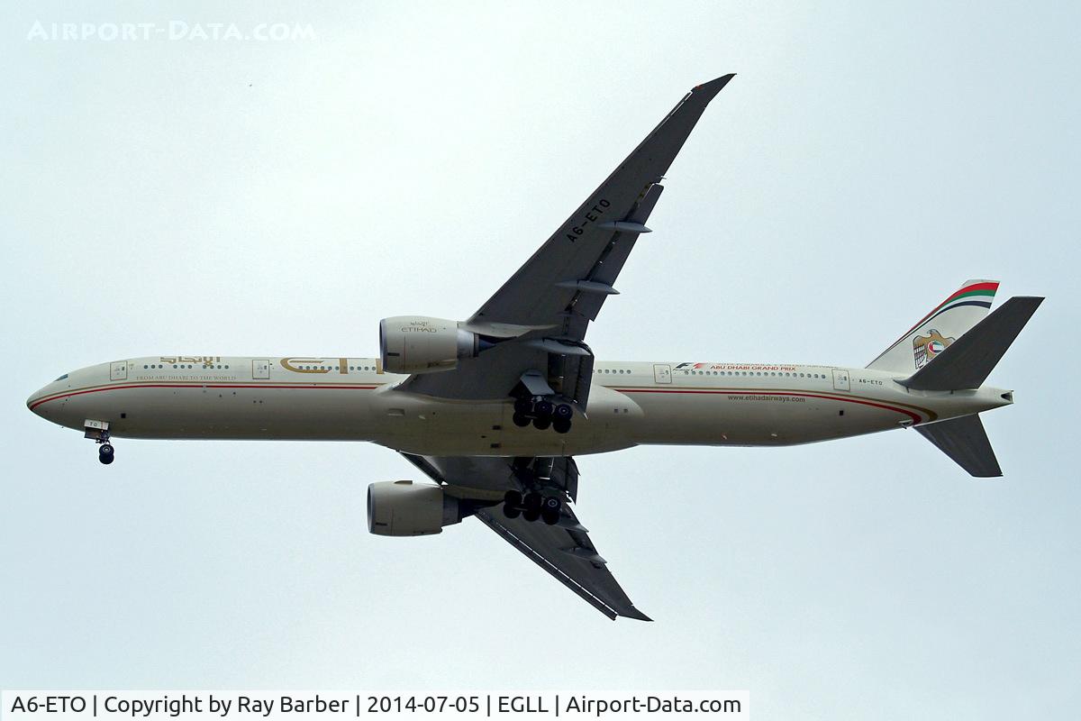 A6-ETO, 2013 Boeing 777-3FX/ER C/N 39690, Boeing 777-3FXER [39690] (Etihad Airways) Home~G 05/07/2014. On approach 27R.