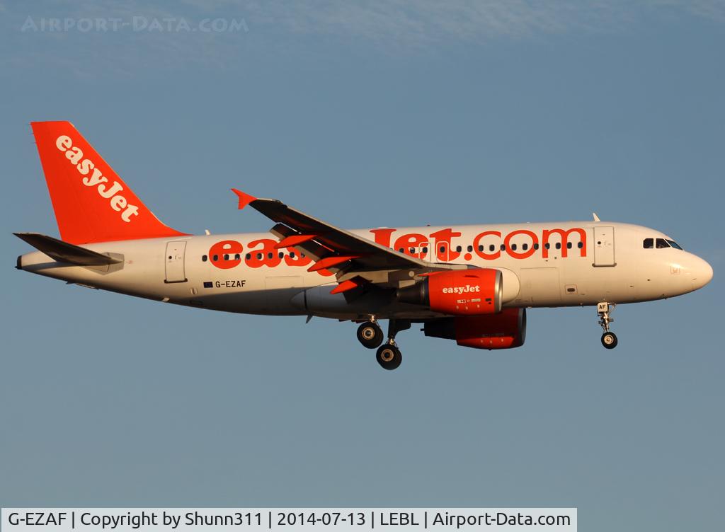 G-EZAF, 2006 Airbus A319-111 C/N 2715, Landing rwy 25R