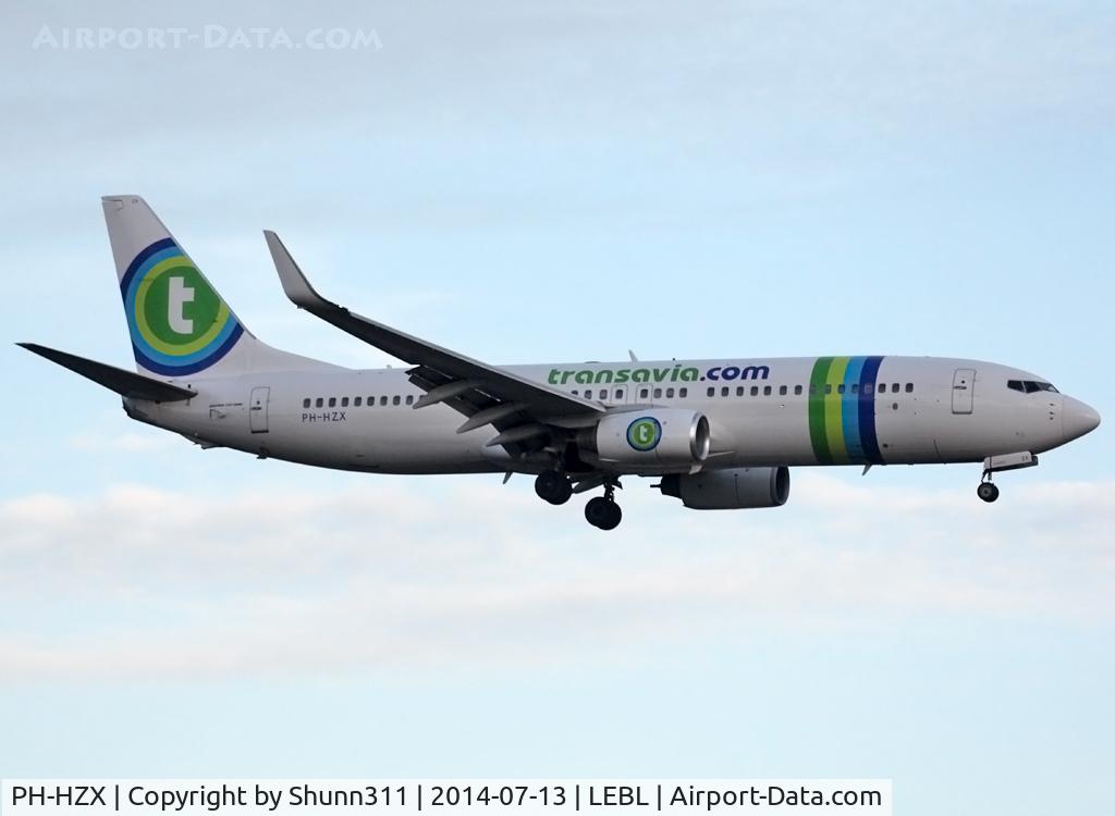PH-HZX, 2002 Boeing 737-8K2 C/N 28248, Landing rwy 25R