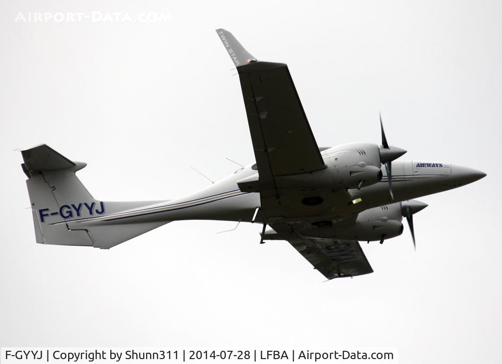 F-GYYJ, Diamond DA-42 Twin Star C/N 42.020, Taking off from rwy 29
