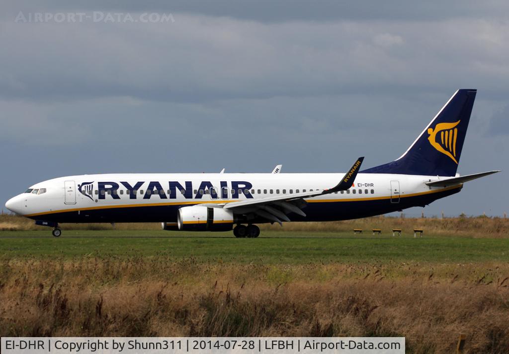 EI-DHR, 2005 Boeing 737-8AS C/N 33822, Landing rwy 28
