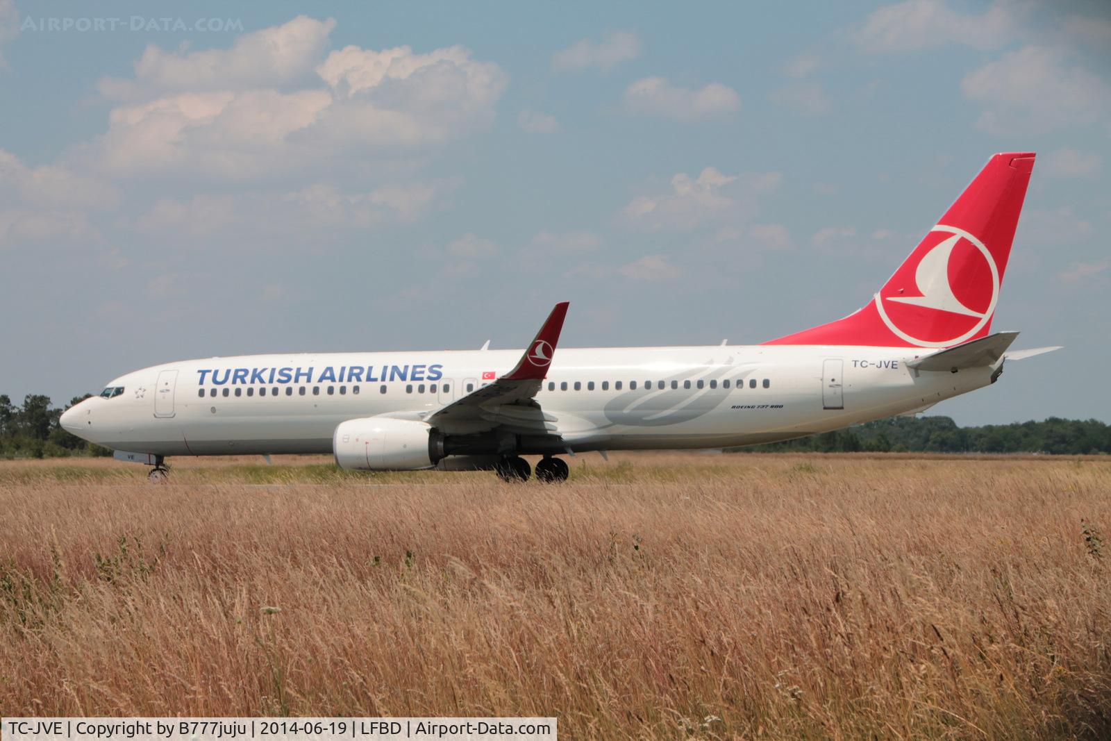 TC-JVE, 2014 Boeing 737-8F2 C/N 42006, at Bordeau