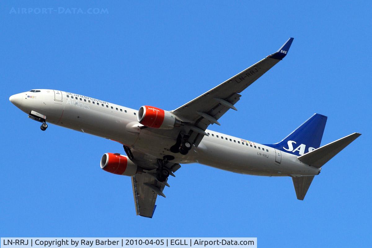 LN-RRJ, 2009 Boeing 737-883 C/N 34547, Boeing 737-883 [34547] (SAS Scandinavian Airlines) Home~G 05/04/2010. On approach 27R.