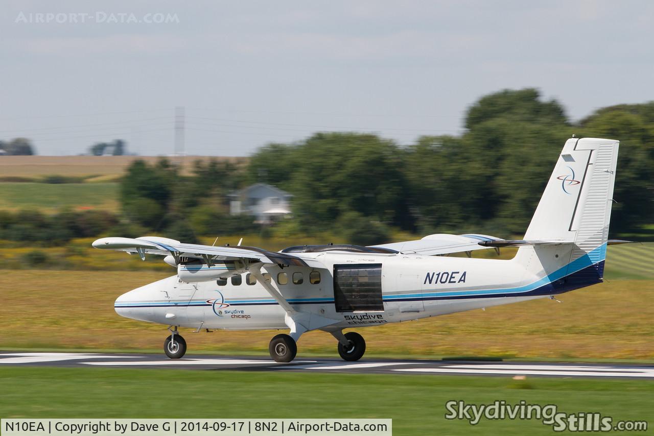 N10EA, 1969 De Havilland Canada DHC-6-200 C/N 199, Departing Skydive Chicago
