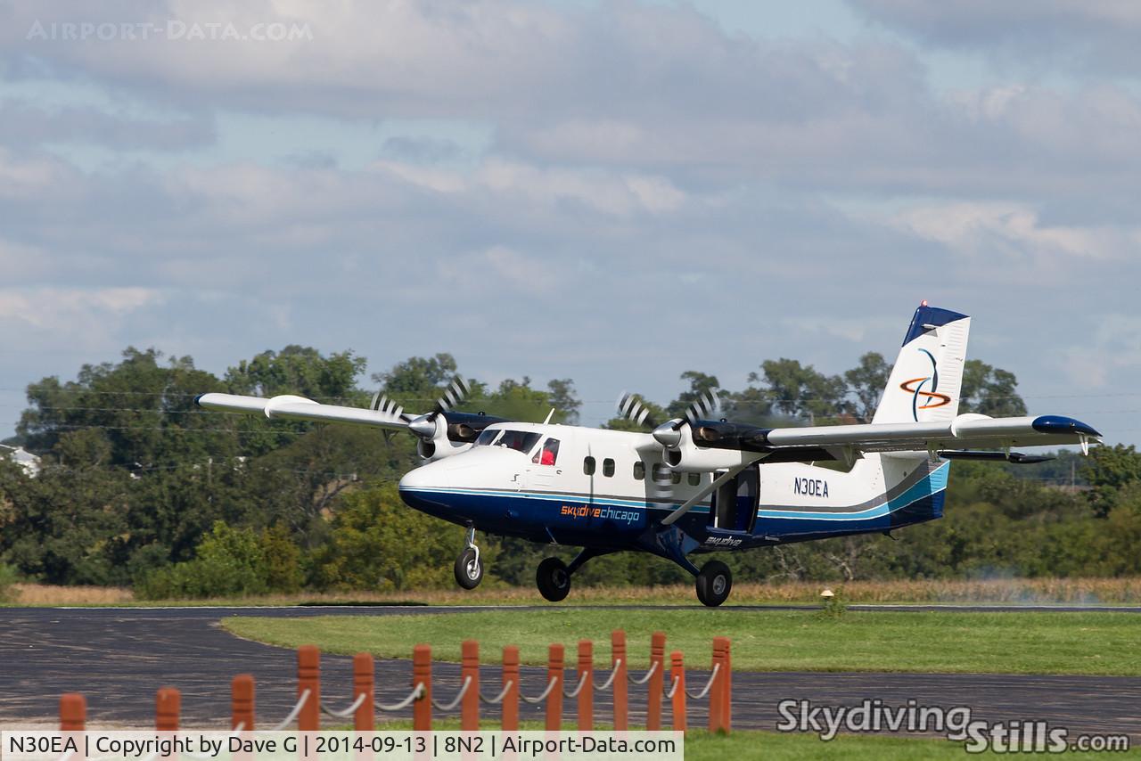 N30EA, 1968 De Havilland Canada DHC-6-200 Twin Otter C/N 191, Touching down at Skydive Chicago
