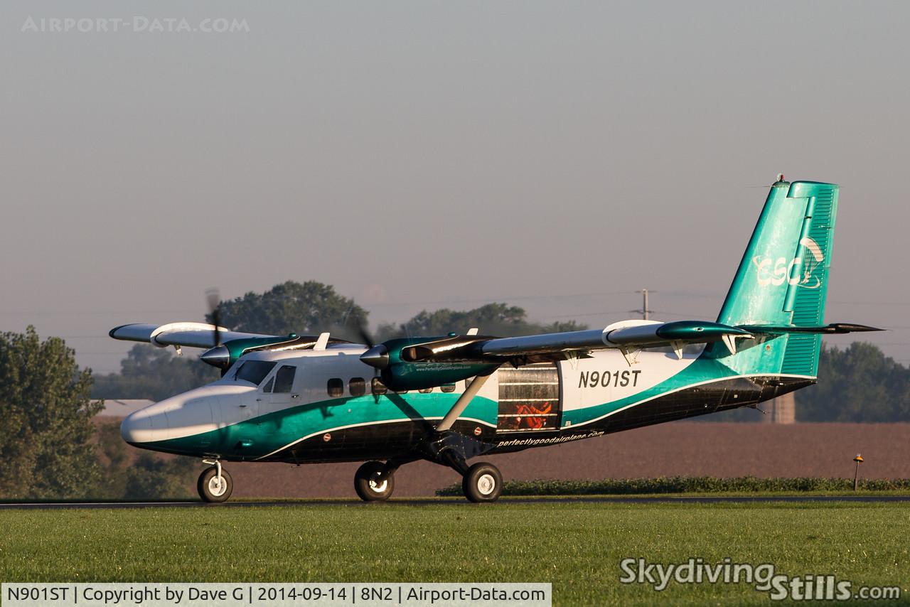 N901ST, 1969 De Havilland Canada DHC-6-200 Twin Otter C/N 208, Departing Skydive Chicago