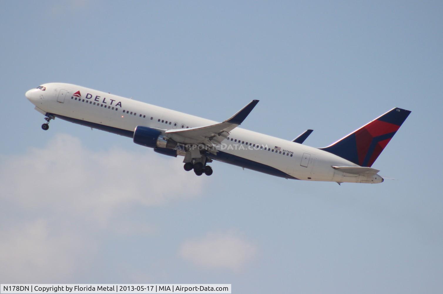 N178DN, 1991 Boeing 767-332 C/N 25143, Delta 767-300