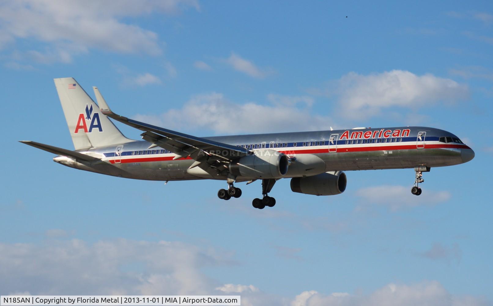 N185AN, 2001 Boeing 757-223 C/N 32379, American 757-200
