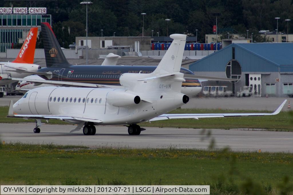 OY-VIK, 2010 Dassault Falcon 7X C/N 85, Taxiing