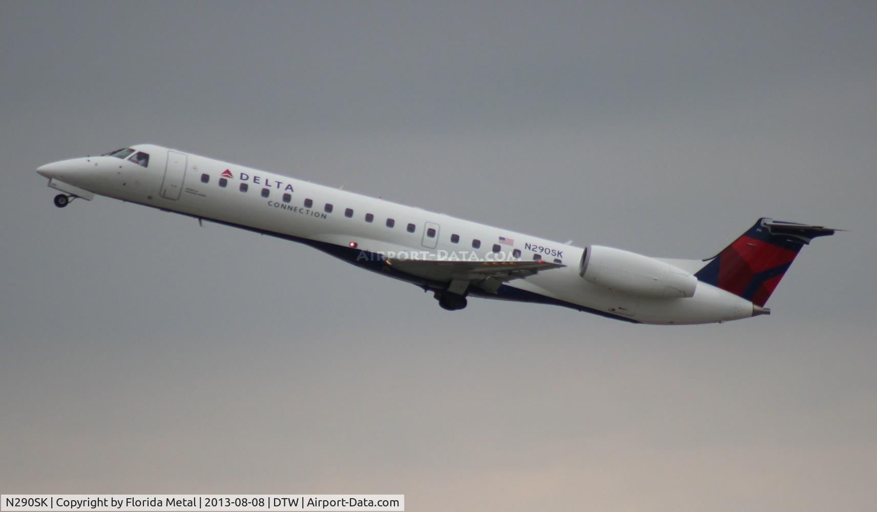 N290SK, 2001 Embraer ERJ-145LR (EMB-145LR) C/N 145474, Delta Connection E145LR
