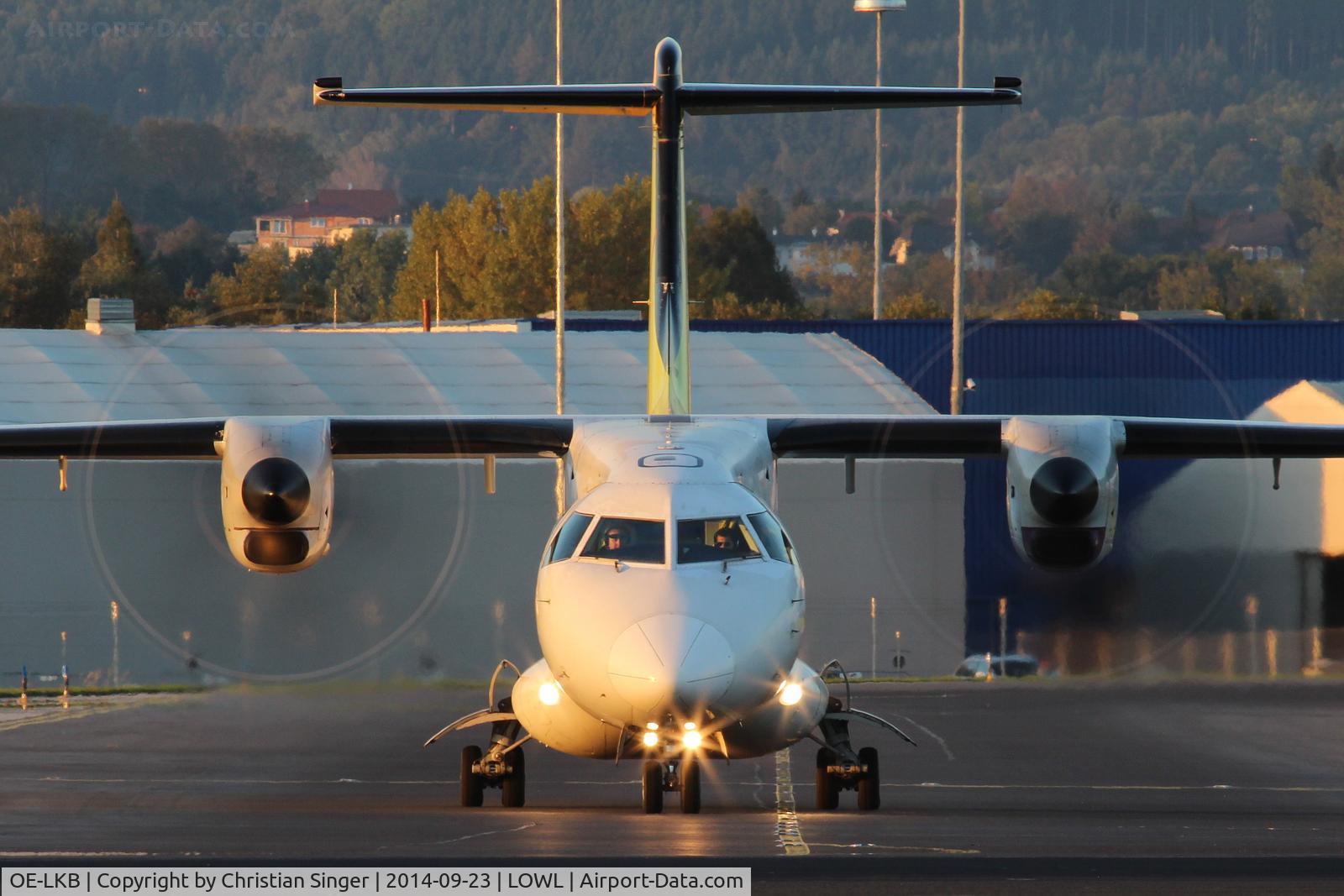 OE-LKB, 1995 Dornier 328-110 C/N 3036, T/O to VIE, RWY 08