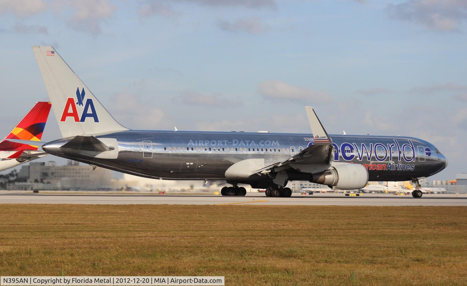 N395AN, 1998 Boeing 767-323 C/N 29432, American 767-300 One World