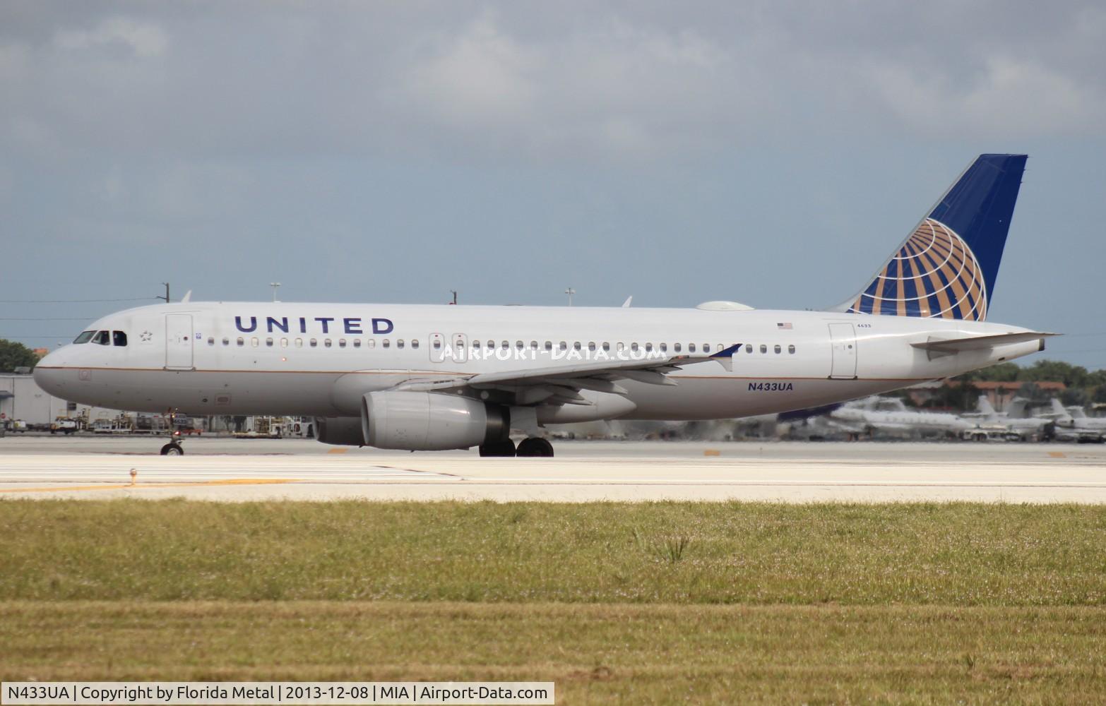 N433UA, 1996 Airbus A320-232 C/N 589, United A320