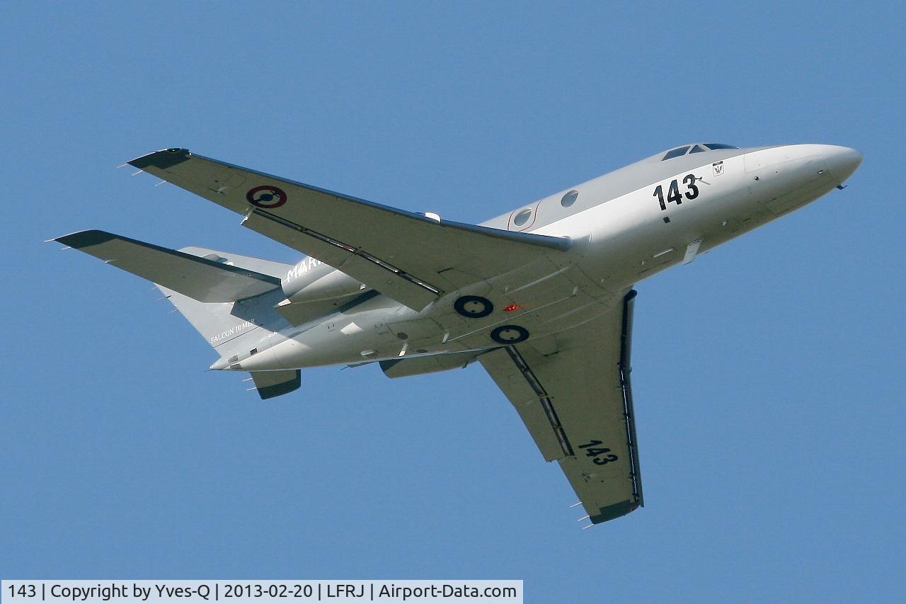143, 1979 Dassault Falcon 10MER C/N 143, French Naval Aviation Falcon 10 MER, Take off rwy 08, Landivisiau Naval Air Base (LFRJ)