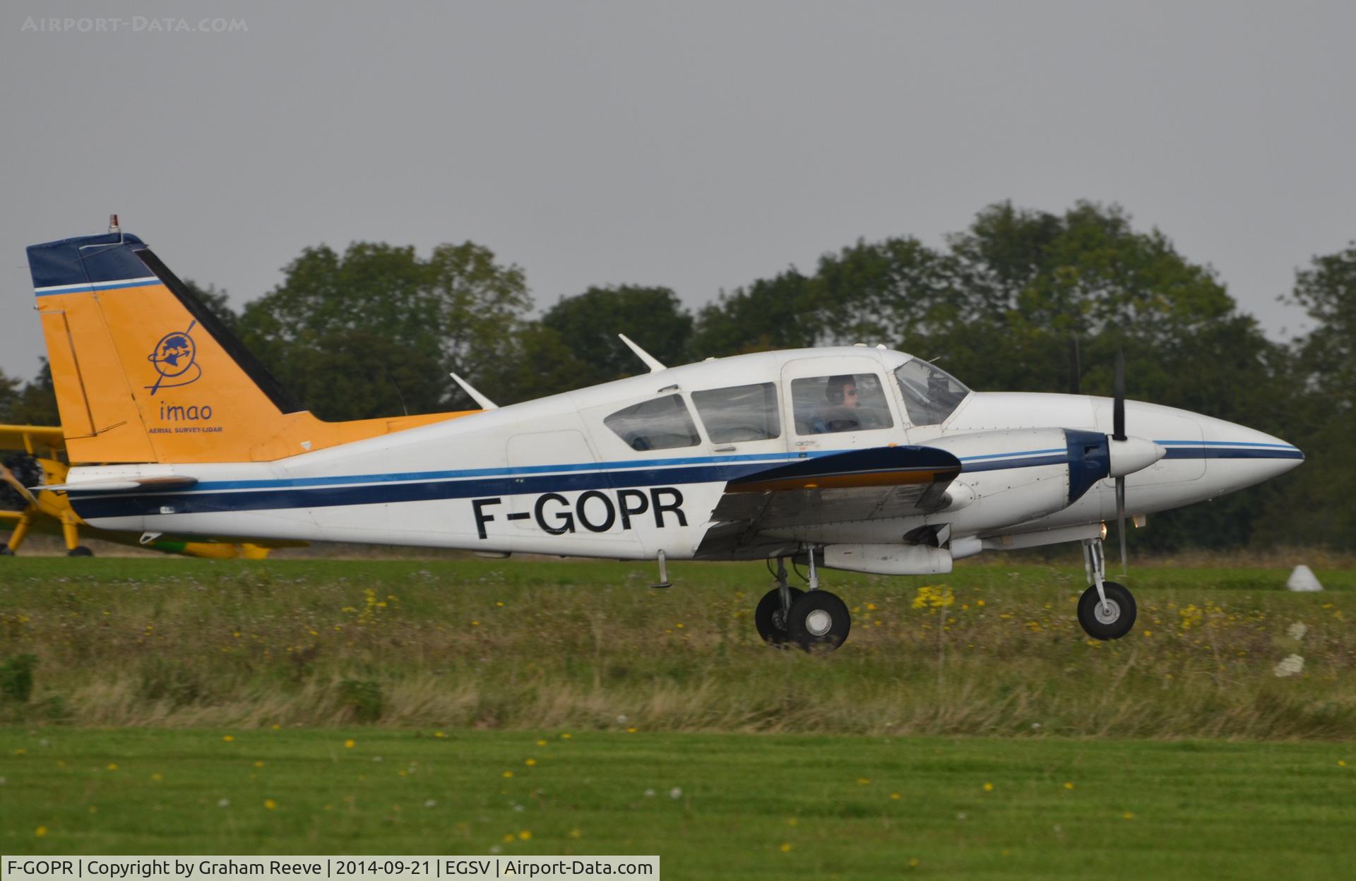 F-GOPR, 1971 Piper PA-23-250 Aztec E C/N 27-4727, Departing from Old Buckenham.