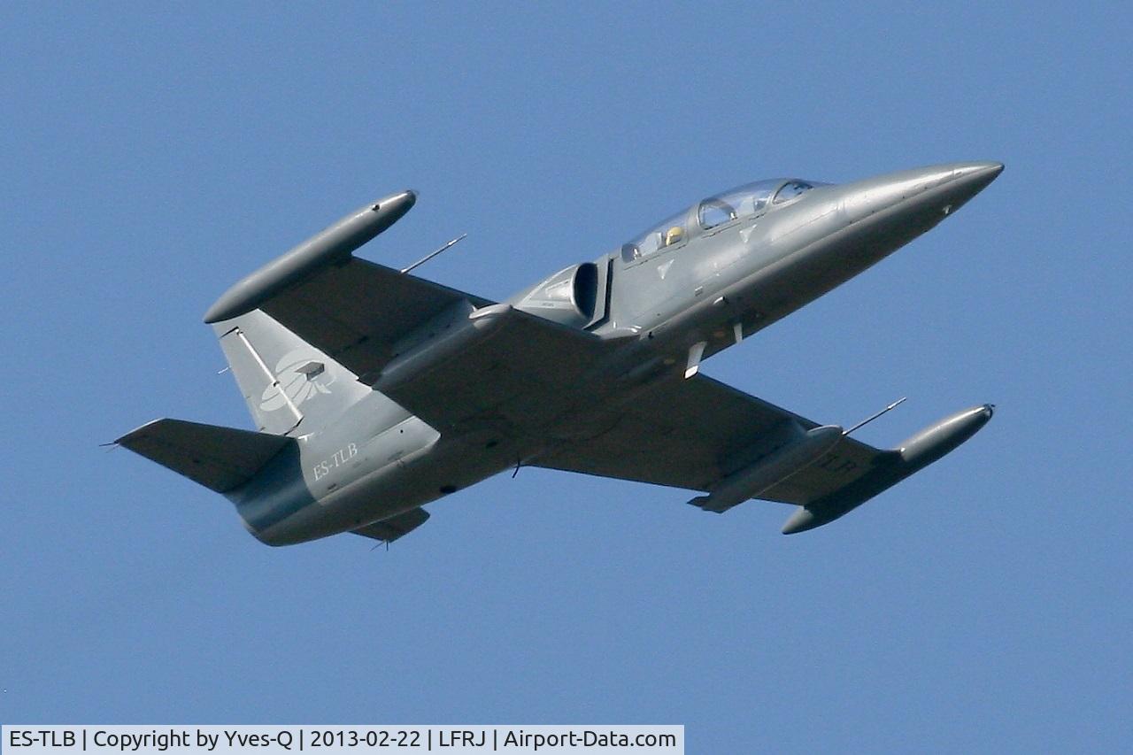 ES-TLB, Aero L-39C Albatros Albatros C/N 031824, Aero L-39C Albatros, Apache Aviation, Take off rwy 08, Landivisiau Naval Air Base (LFRJ)