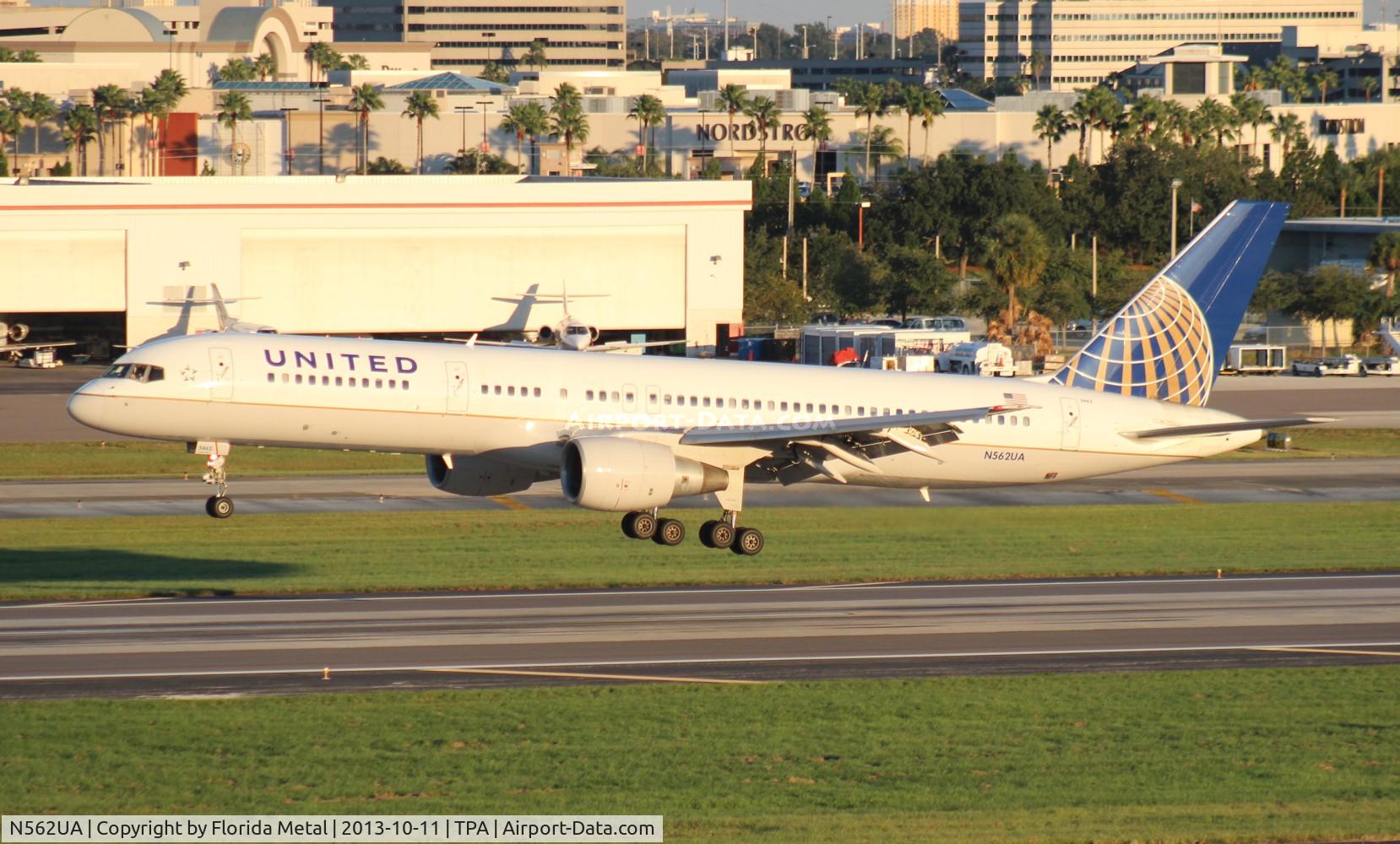N562UA, 1992 Boeing 757-222 C/N 26664, United 757-200