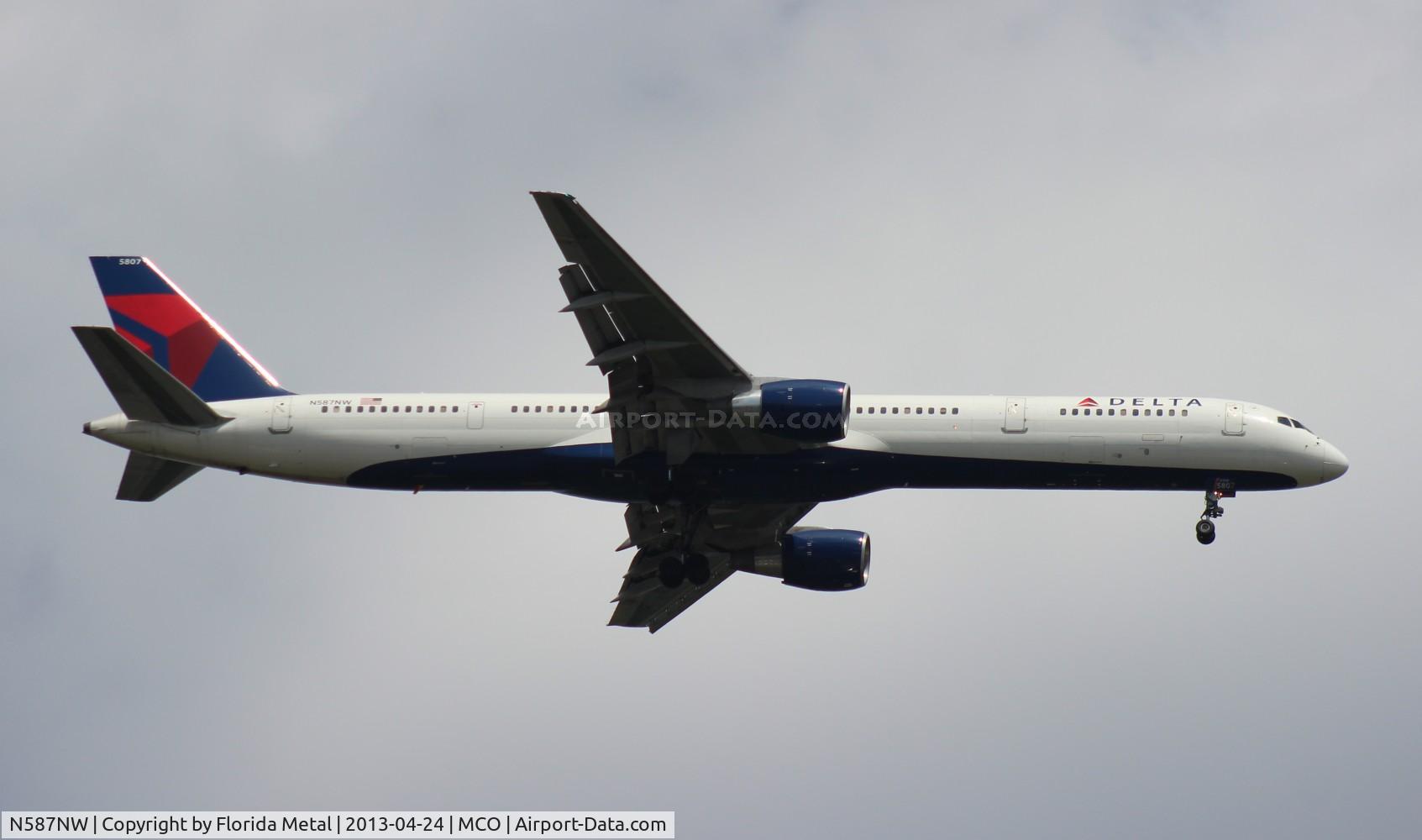 N587NW, 2002 Boeing 757-351 C/N 32986, Delta 757-300