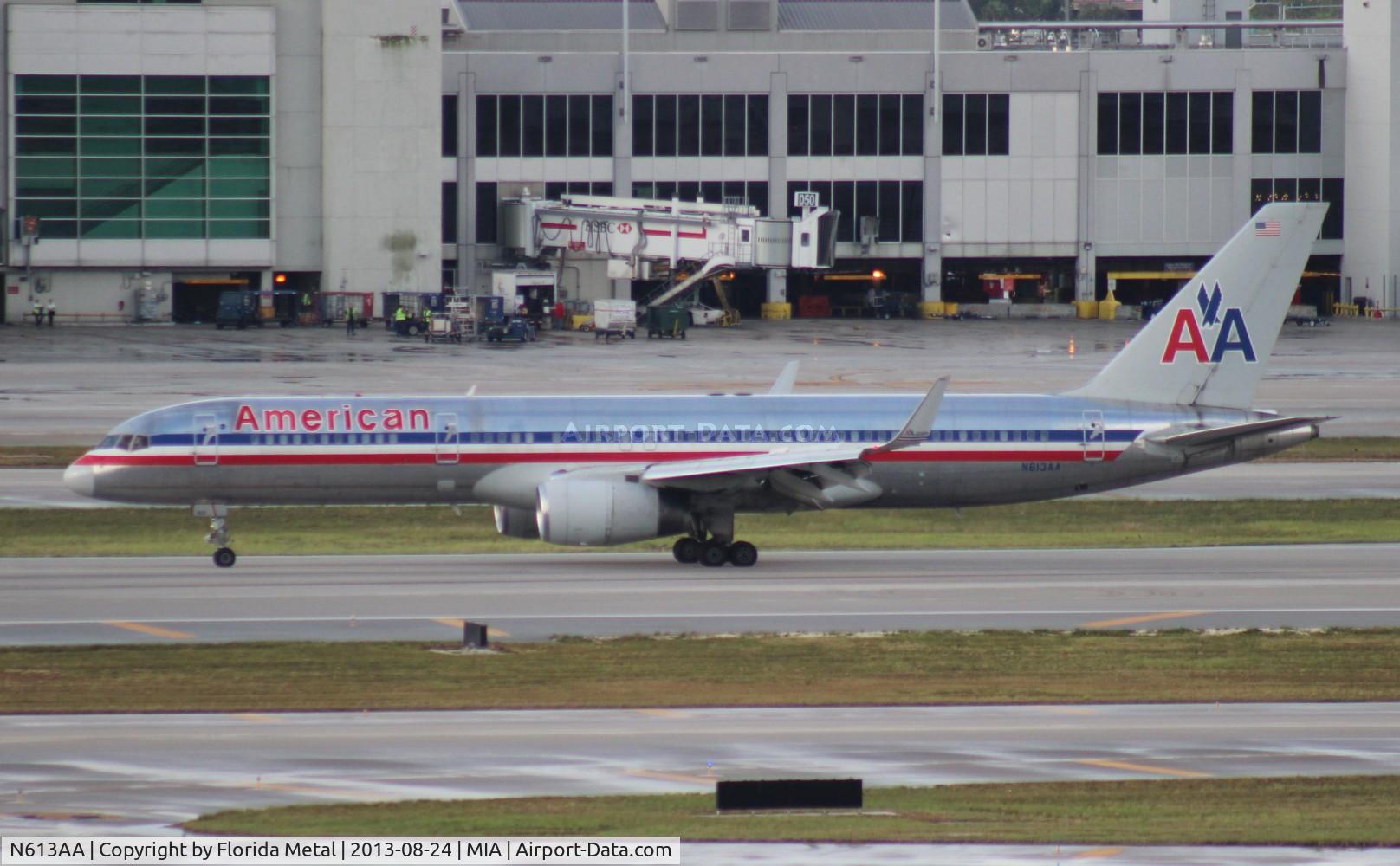 N613AA, 1989 Boeing 757-223 C/N 24489, American 757-200