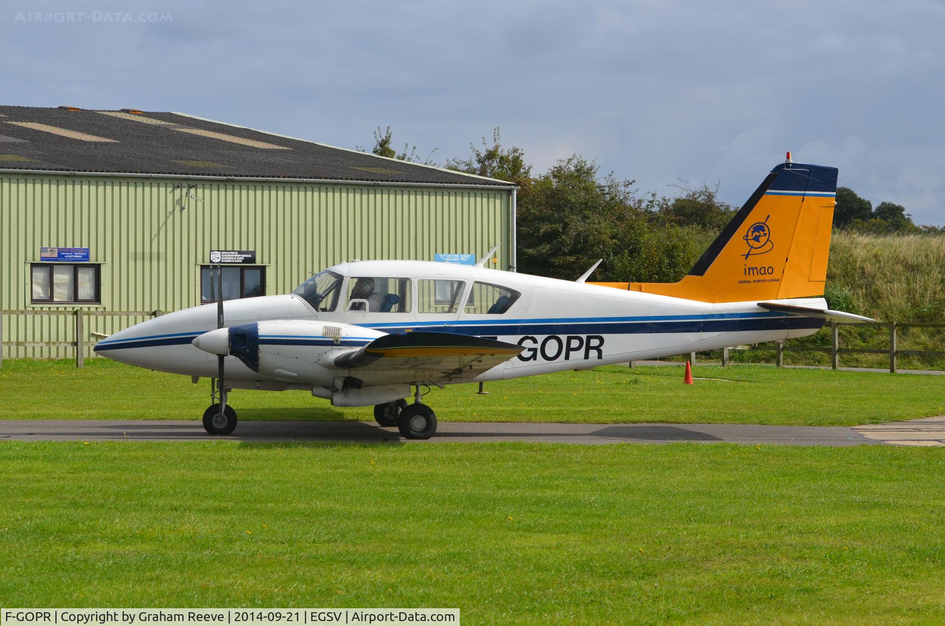 F-GOPR, 1971 Piper PA-23-250 Aztec E C/N 27-4727, About to depart.