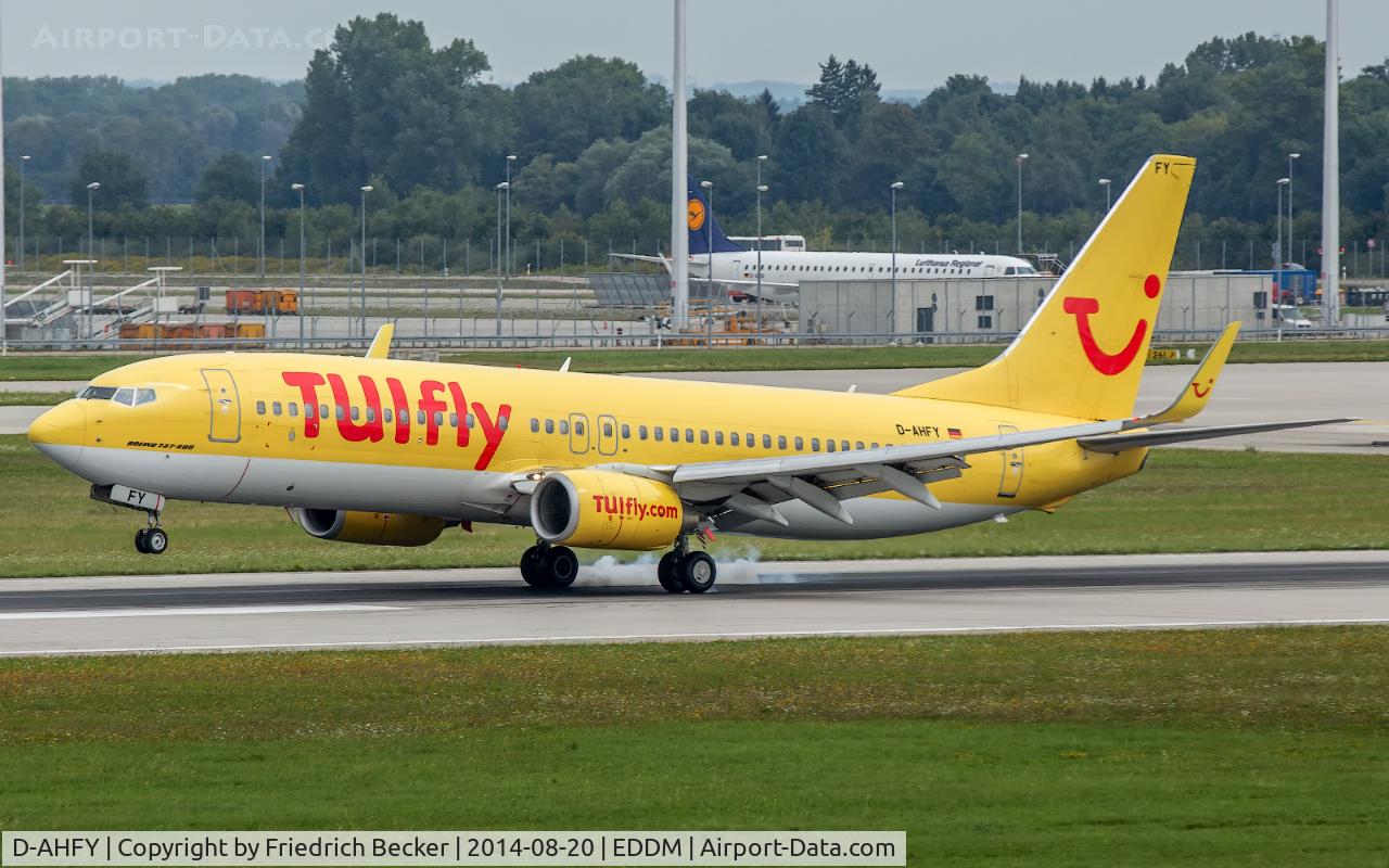D-AHFY, 2001 Boeing 737-8K5 C/N 30417, touchdown at München