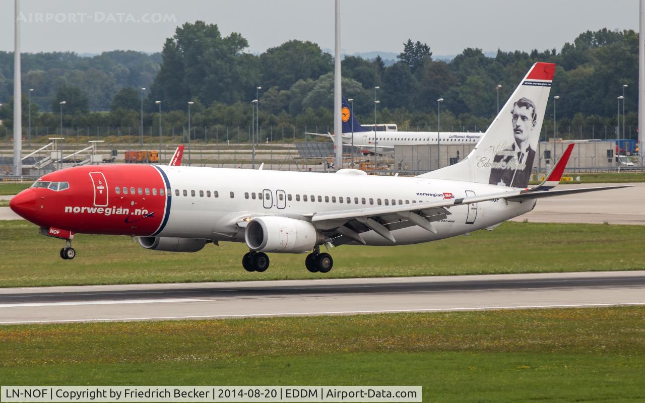 LN-NOF, 2008 Boeing 737-86N C/N 36809, moments prior touchdown