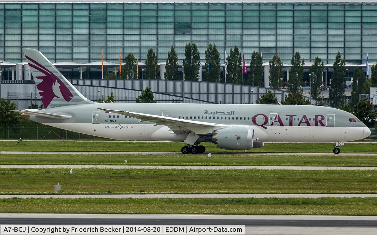 A7-BCJ, 2014 Boeing 787-8 Dreamliner C/N 38328, taxying to the active