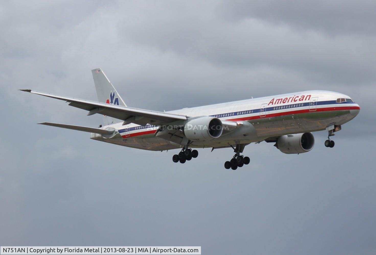 N751AN, 2001 Boeing 777-223 C/N 30798, American 777-200