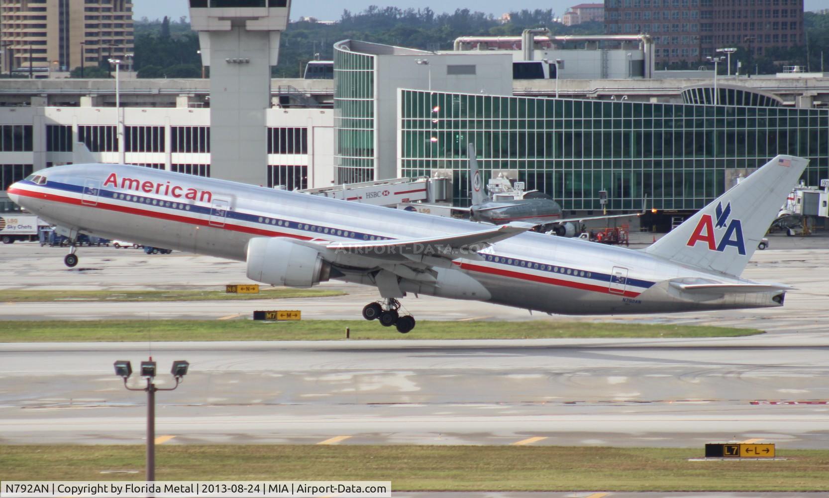 N792AN, 2000 Boeing 777-223 C/N 30253, American 777-200
