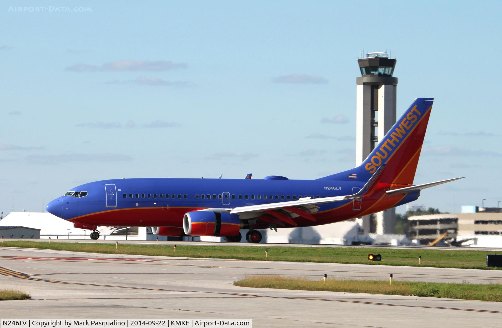 N246LV, 2006 Boeing 737-7H4 C/N 32507, Boeing 737-700