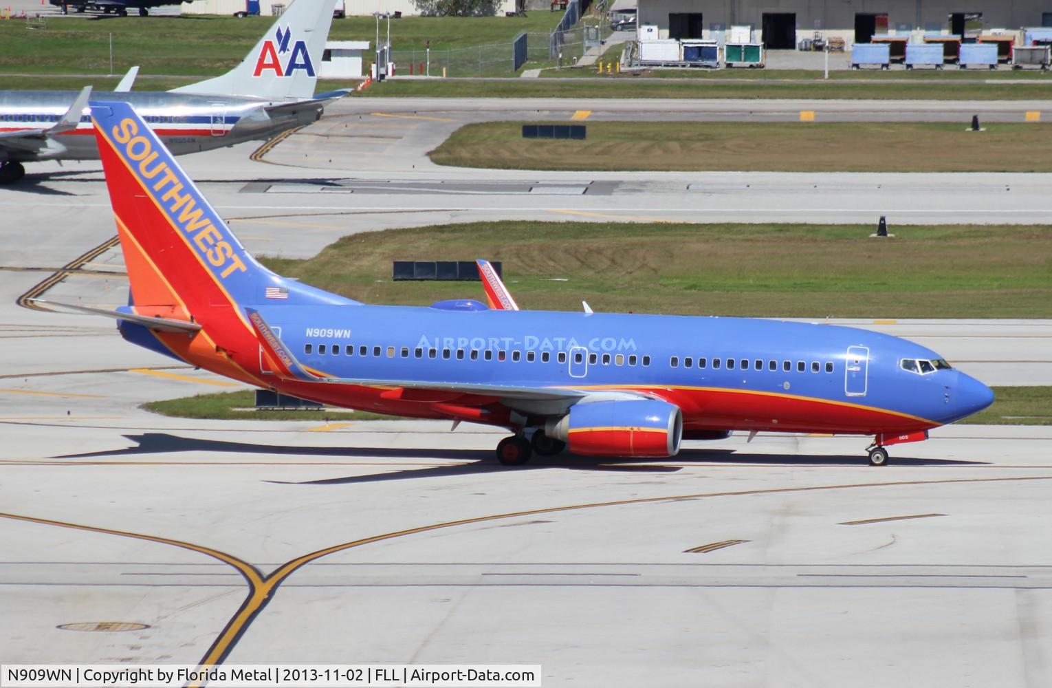 N909WN, 2008 Boeing 737-7H4 C/N 32458, Southwest 737-700