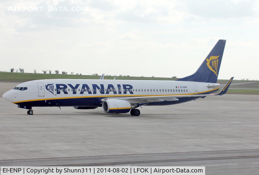 EI-ENP, 2010 Boeing 737-8AS C/N 40304, Ready for departure...