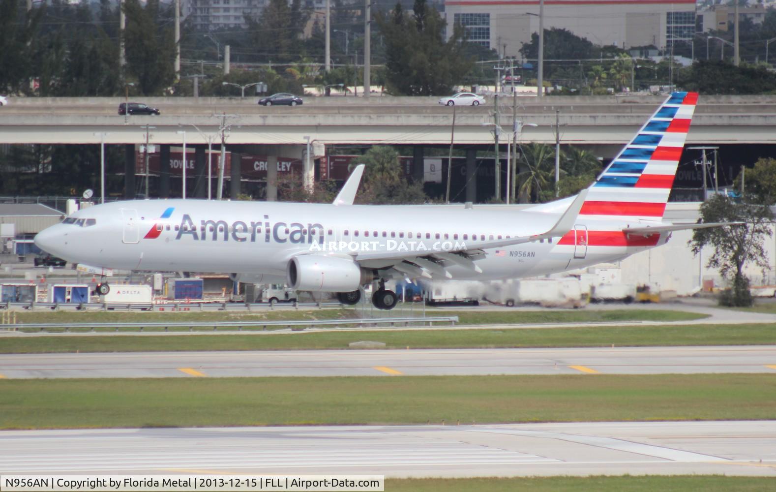 N956AN, 2001 Boeing 737-823 C/N 30090, American 737-800