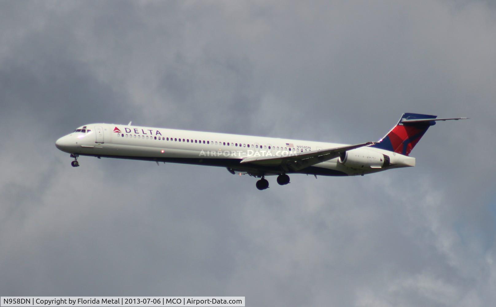 N958DN, McDonnell Douglas MD-90-30 C/N 53528, Delta MD-90