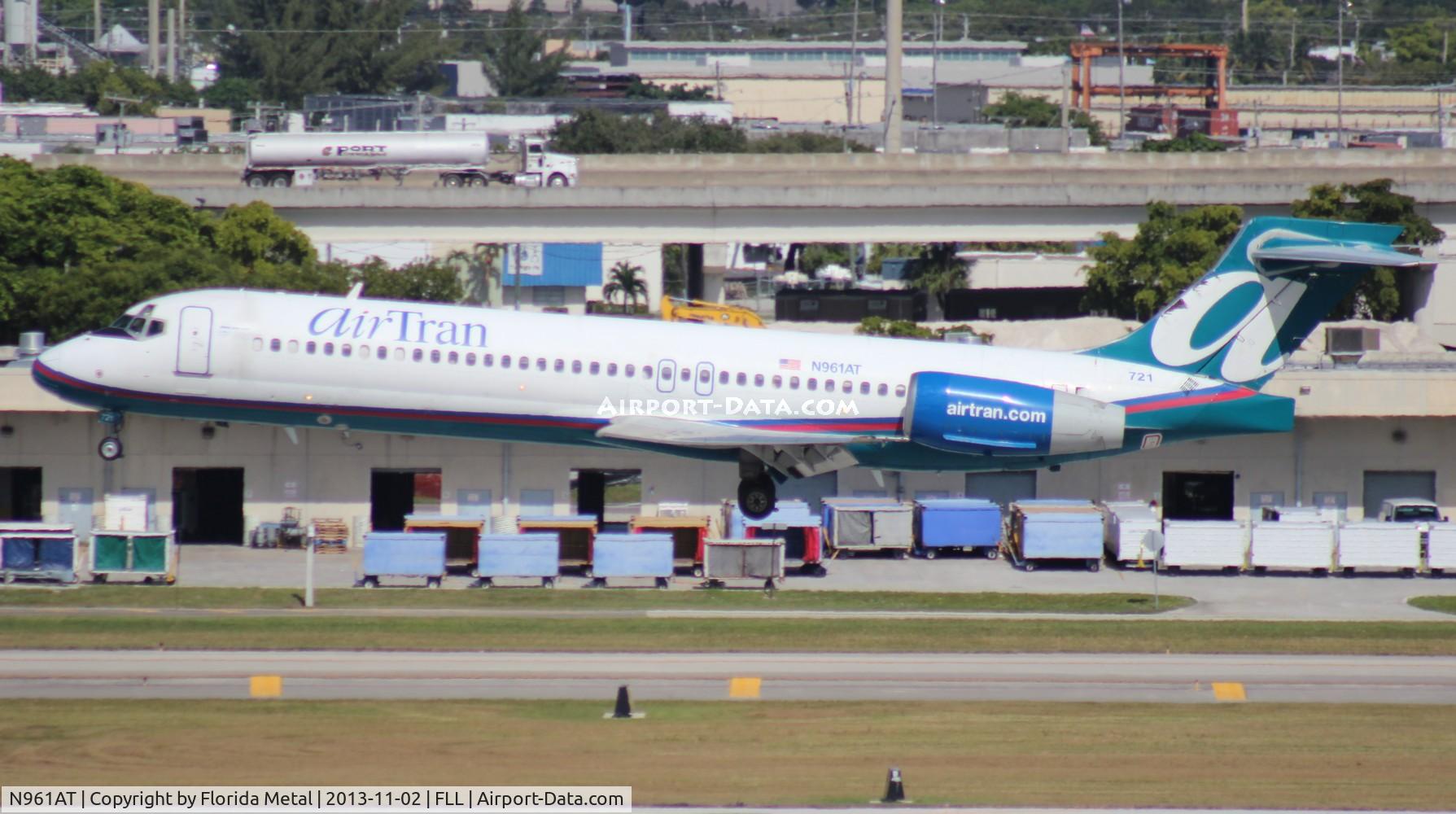 N961AT, 2001 Boeing 717-200 C/N 55023, Air Tran 717