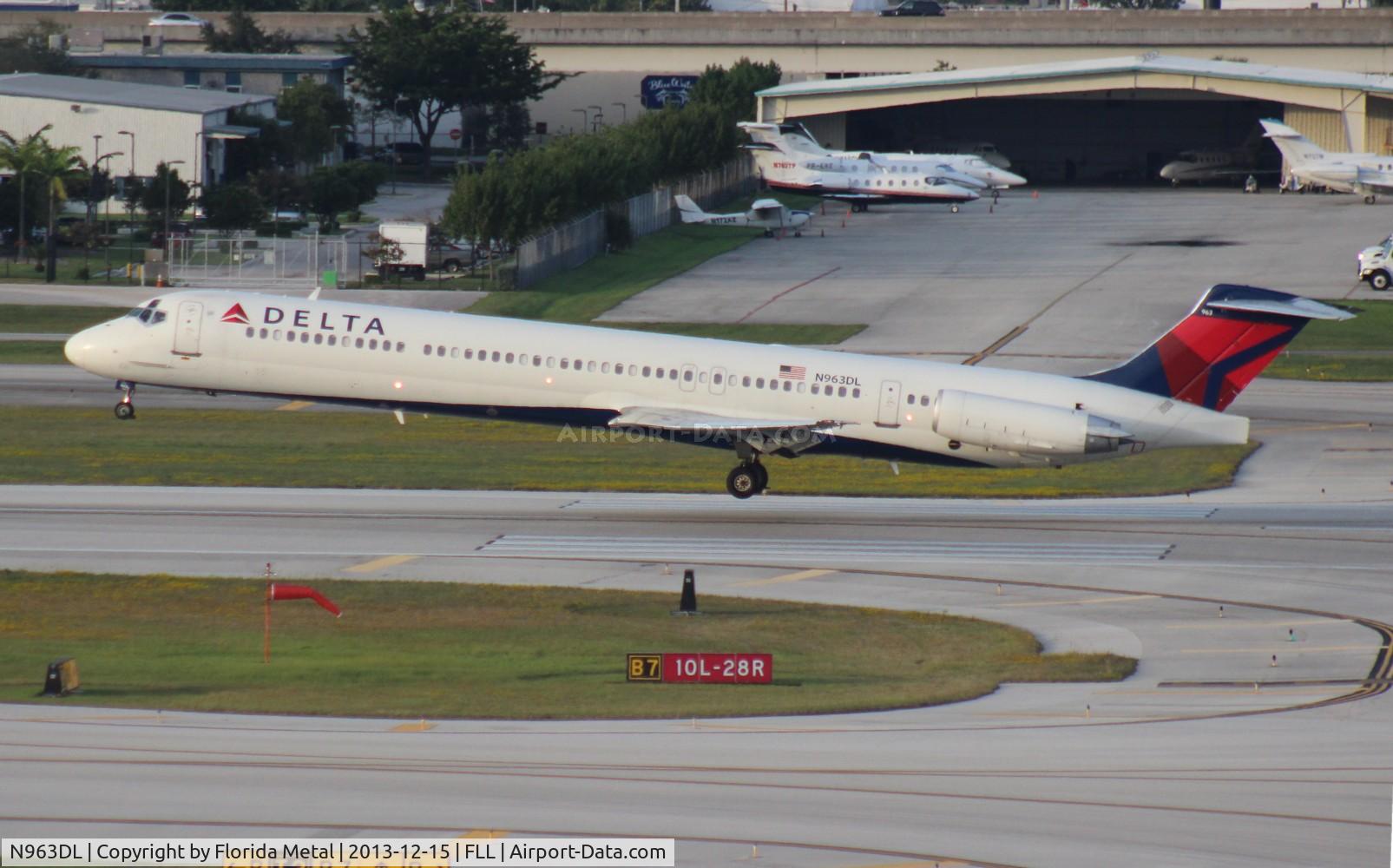 N963DL, 1990 McDonnell Douglas MD-88 C/N 49982, Delta MD88