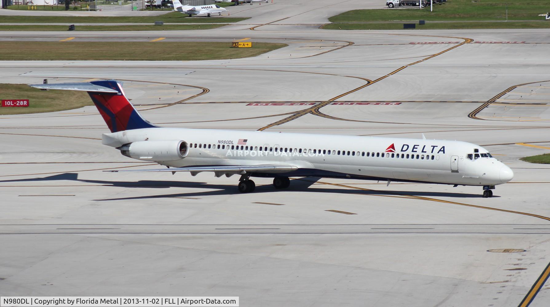 N980DL, 1991 McDonnell Douglas MD-88 C/N 53267, Delta MD-88