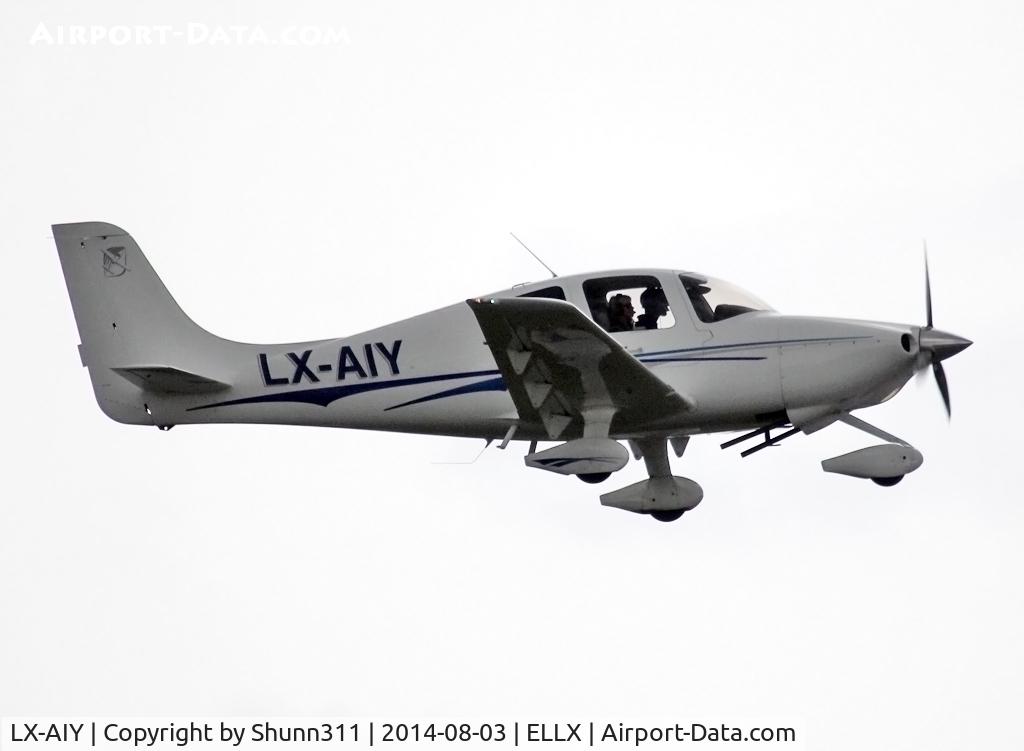 LX-AIY, 2003 Cirrus SR20 C/N 1359, Landing rwy 24