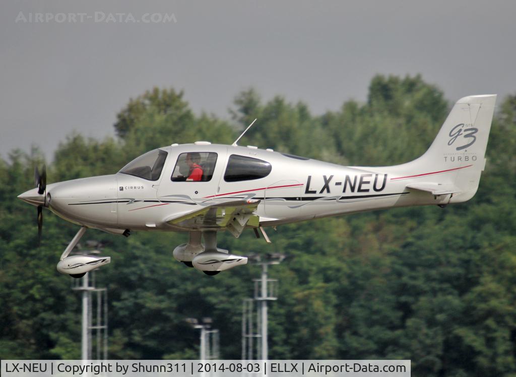 LX-NEU, 2007 Cirrus SR22 G3 GTS Turbo C/N 2688, Landing rwy 24